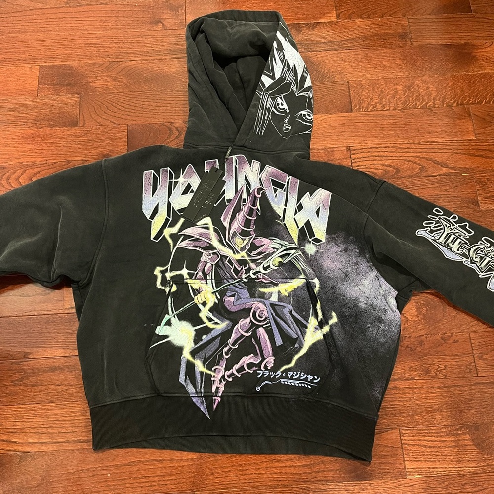 YoungLA-5008 yu-gi-oh dark magician hoodie (size M)